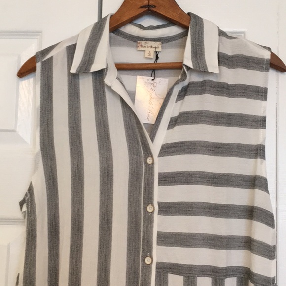 White and gray button up shirt - Picture 2 of 5